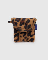 Puffy Earbuds Case Leopard