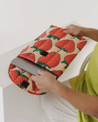 Puffy Laptop Sleeve 16" Strawberry